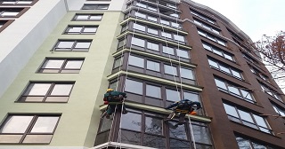 Установка крыши на балкон Березники цена от 1034 руб. м/2.